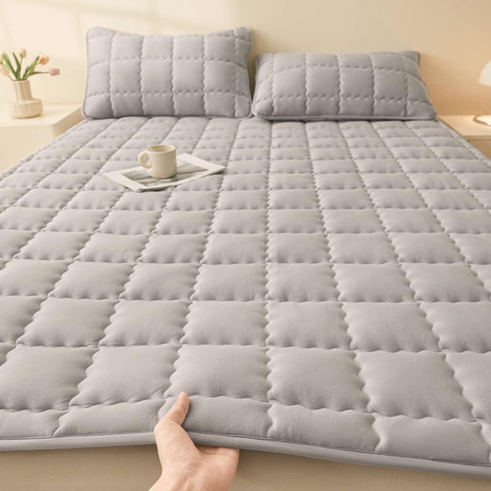 Comfortable Cooling Padded Grip Mattress Topper